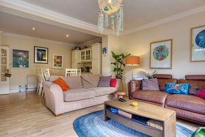 Lounge- click for photo gallery